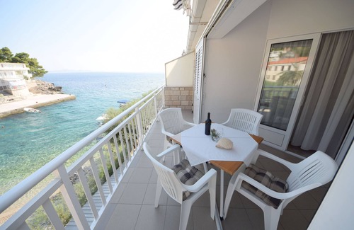 Podobuce Apartment | Two bedroom apartment near beach Podobuče, Pelješac (A-631-c)