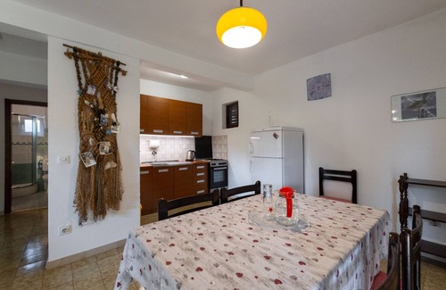 Cove Basina (Jelsa) Apartment | Two bedroom apartment near beach Mudri Dolac, Hvar (A-582-b)