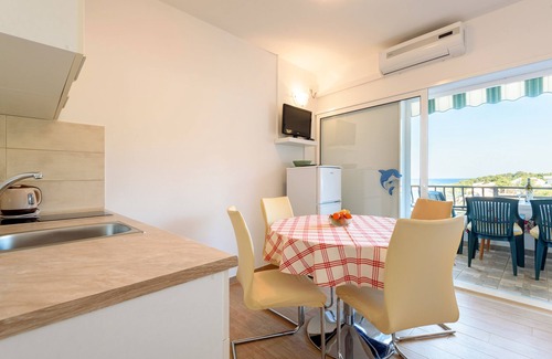 Cove Basina (Jelsa) Apartment | Two bedroom apartment near beach Basina, Hvar (A-11817-a)