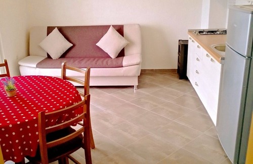 Gdinj Apartment | Two bedroom apartment near beach Cove Virak, Hvar (A-12321-a)