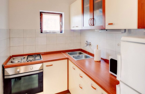 Grebastica Apartment | Two bedroom apartment with terrace and sea view Grebaštica, Šibenik (A-12587-a)