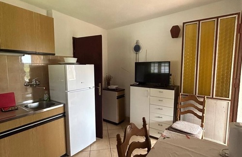 Cove Donja Krusica (Donje selo) Apartment | Two bedroom apartment with terrace and sea view Cove Donja Kruščica - Donja Krušica, Šolta (A-15636-b)