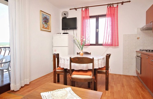 Loviste Apartment | Two bedroom apartment with balcony and sea view Lovište, Pelješac (A-10182-b)