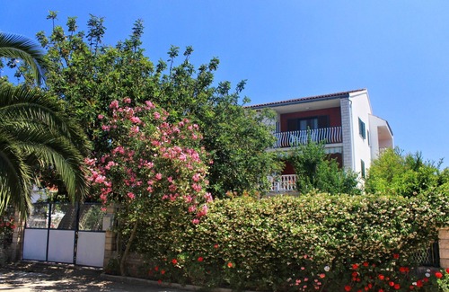 Loviste Apartment | Two bedroom apartment with balcony and sea view Lovište, Pelješac (A-10182-b)