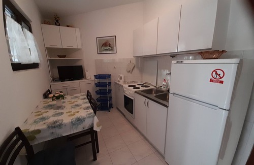 Mirce Apartment | Two bedroom apartment with terrace Mirca, Brač (A-2886-b)