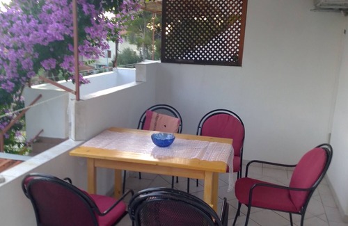 Ivan Dolac Apartment | Two bedroom apartment with terrace Ivan Dolac, Hvar (A-18269-d)