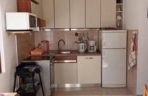Zarace Apartment | Two bedroom apartment with terrace and sea view Cove Zaraće, Hvar (A-21007-a)
