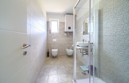 Salatic Apartment | Two bedroom apartment with terrace Vrh, Krk (A-17951-a)
