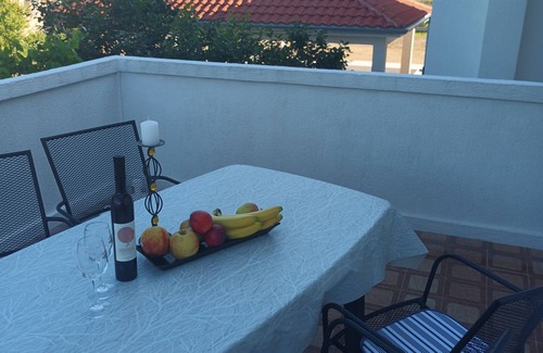 Kampor Apartment | Two bedroom apartment with terrace Kampor, Rab (A-16865-a)