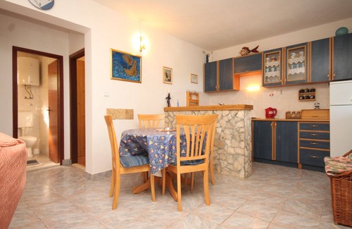 Rukavac Apartment | Two bedroom apartment with terrace Rukavac, Vis (A-8836-a)