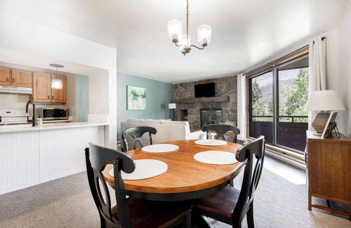 Dillon Condo | Two Bedroom Condo Located on Lake Dillon