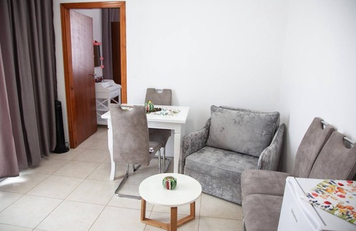 Skataj Apartment | Two-Bedroom Family Apartment