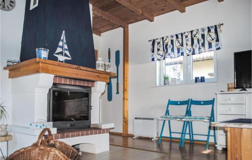 Nowe Warpno House | Two-Bedroom Holiday Home In Nowe Warpno