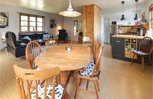 Kragenæs House | Two-Bedroom Holiday Home In Torrig L