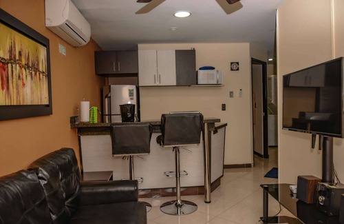 El Poblado Apartment | Two Bedroom Hot tub AC by Parque Poblado APT 402