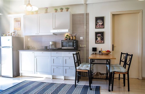 Marousi Apartment | Two-bedroom studio