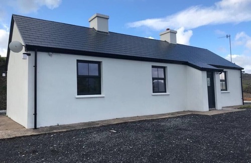 Achill Sound House | Two Bedroom Traditional Cottage near Achill Sound on the Wild Atlantic Way.