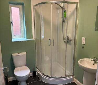 Rugby Apartment | Two Bedrooms Two Bathrooms and Private Parking Rugby