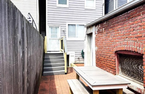 Northeast House | Two DC Rowhouses Large Groups Sleeps 21