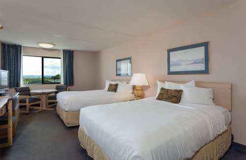 Warrenton House | Two Family-Friendly Units! Pool, Attractions and Sauna