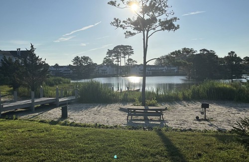 Selbyville House | Two miles from the beach in a family-friendly condo!