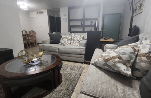 North Arlington Apartment | Two minutes from AT&T Stadium
