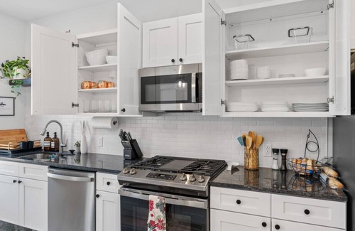 Central Northside House | Two Private Rooms on Arch Street