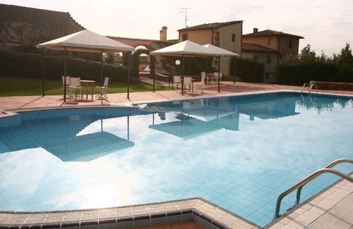 Santomato Apartment | Two-room apartment for 5 "Fattoria CasalBosco" an ancient medieval village surrounded by greenery