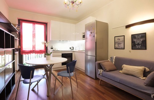 Historic Centre Apartment | Two-room apartment + Garage 500 mt from "PORTA SUSA" Railway Station, AC, Balcony