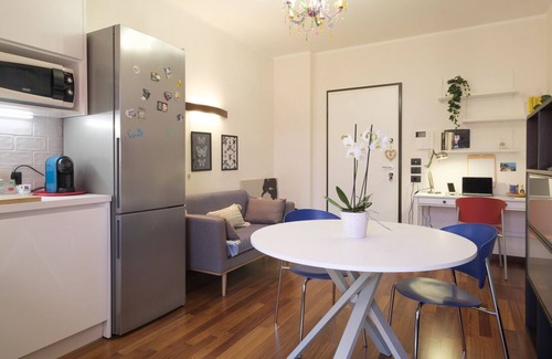 Historic Centre Apartment | Two-room apartment + Garage 500 mt from "PORTA SUSA" Railway Station, AC, Balcony