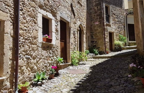 Cuglieri Apartment | Two-room apartment in a 700 house a few km from the sea convenient to all services