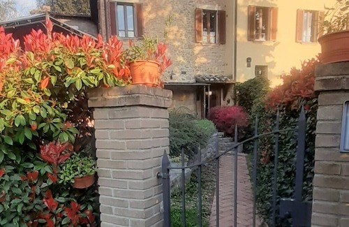 Perugia Apartment | Two-room apartment in Vestricciano Genna with private garden