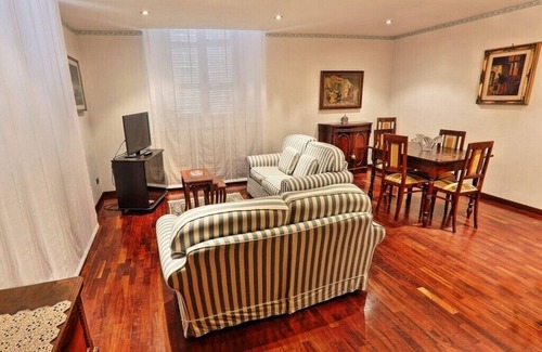 Fermo Apartment | TWO-ROOM APARTMENT in Palazzo d'Epoca, air conditioning, from the SEA 6 Km