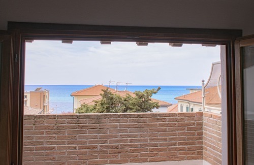 San Vincenzo Apartment | Two-room apartment 30 meters from the sea ideal for a family holiday