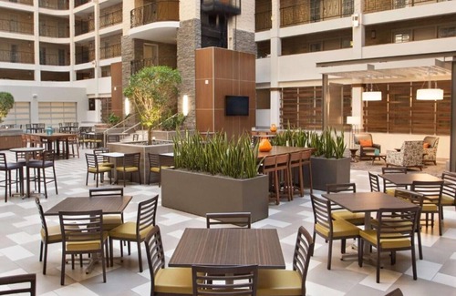 West Bloomington House | Two-room suites near the Mall of America