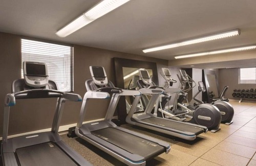 West Bloomington House | Two-room suites near the Mall of America