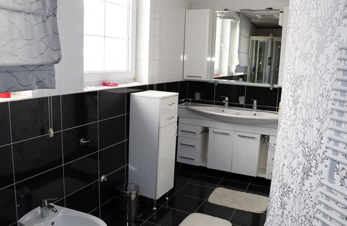 Visoko Apartment | Two separate double rooms Uma with shared bathroom