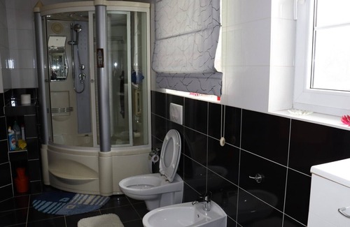 Visoko Apartment | Two separate double rooms Uma with shared bathroom