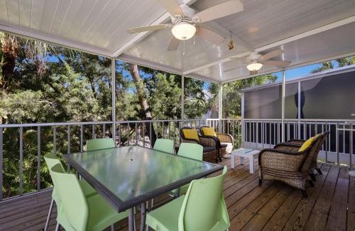 Holmes Beach House | Two Sisters