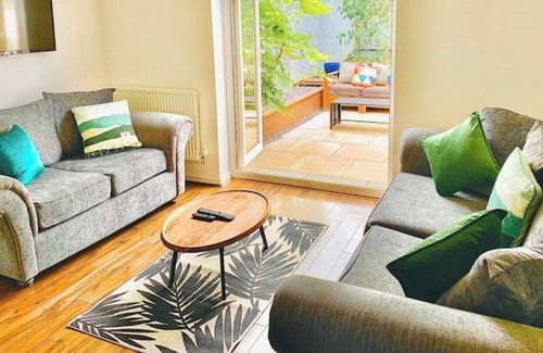 Llanfoist Apartment | Ty Lafant - A Beautiful 2 Bedroom House and Garden, Abergavenny