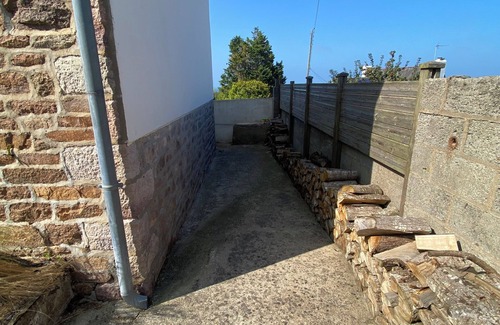 Loguivy House | TY LOUIS Fisherman's cottage with sea view and beaches 2 minutes walk away