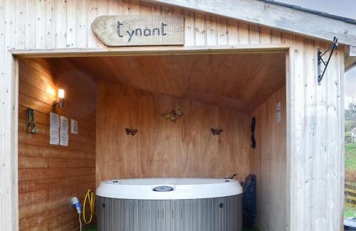 Brecon House | Ty Nant - Uk32239
