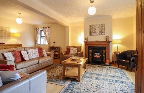 Llanfair Caereinion House | Ty Newydd