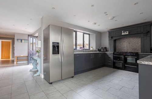 Rhosybol House | Ty Rhos Newydd: 5‑Bed Retreat Sleeping 10 in Llanerch-y-Medd | Managed by Anglesey Holiday Lettings