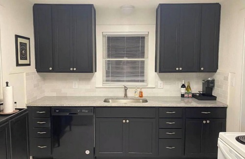 Tyler House | Tyler's Texas Rose, a beautiful 2BR/1BA house with back yard
