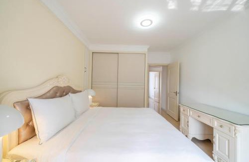 Minhang Apartment | Tyms 2BR APT Xujiahui Dacheng Residence