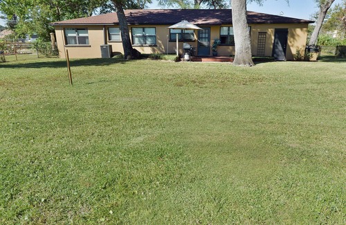 Parker House | Tyndall Rest & Tranquility - Luxury All-Inclusive 2 Bedroom with Full Office!