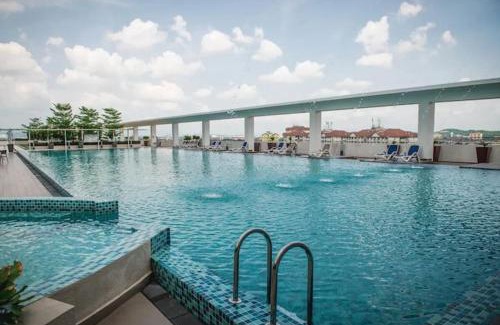 Seri Kembangan Apartment | TypeD-Amerin-5Bedroom-10pax-Pool-C180-UPM-KL