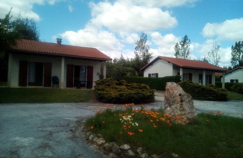 Sarrecave House | Typical 5/7pers house in the countryside with swimming pool and fishing lake