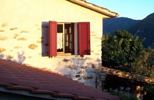 Stazzema House | Typical dwelling - Old renovated rustic house with private garden.
